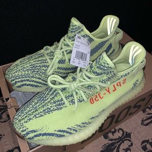 Yeezy Boost 350 V2 semi frozen yellow